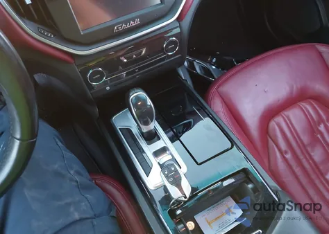 2016 Maserati Ghibli z USA, uszkodzony, nr VIN ZAM57XSAXG1172407